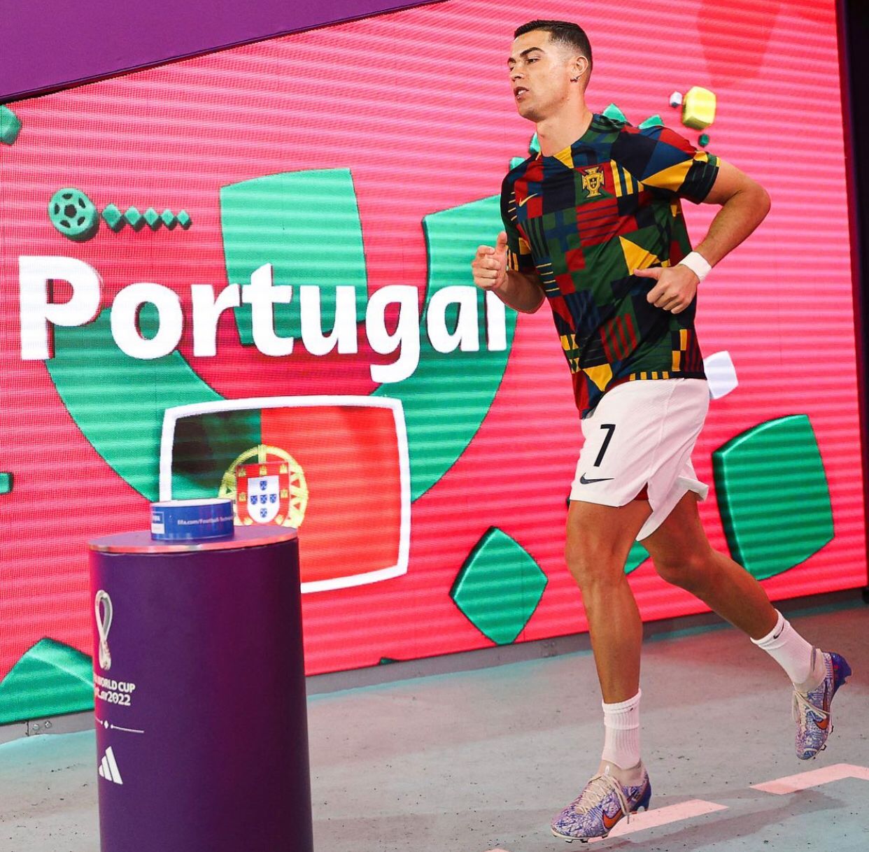 رونالدو ينفي التمرد