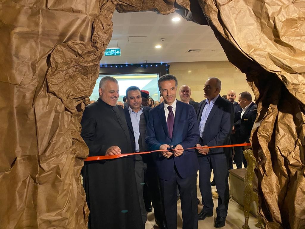 وزير السياحة يفتتح مغارة الميلاد في