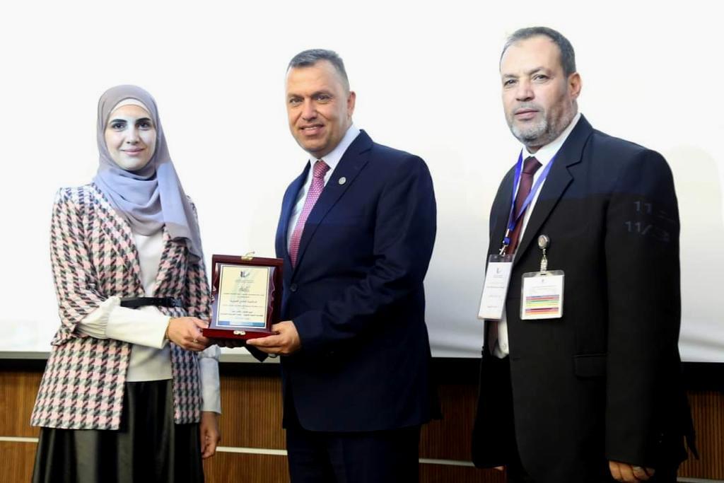 عمان الاهلية تشارك في اليوم العلمي