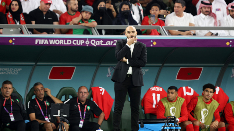 شاهد بالفيديو .. مدرب المغرب يوجه