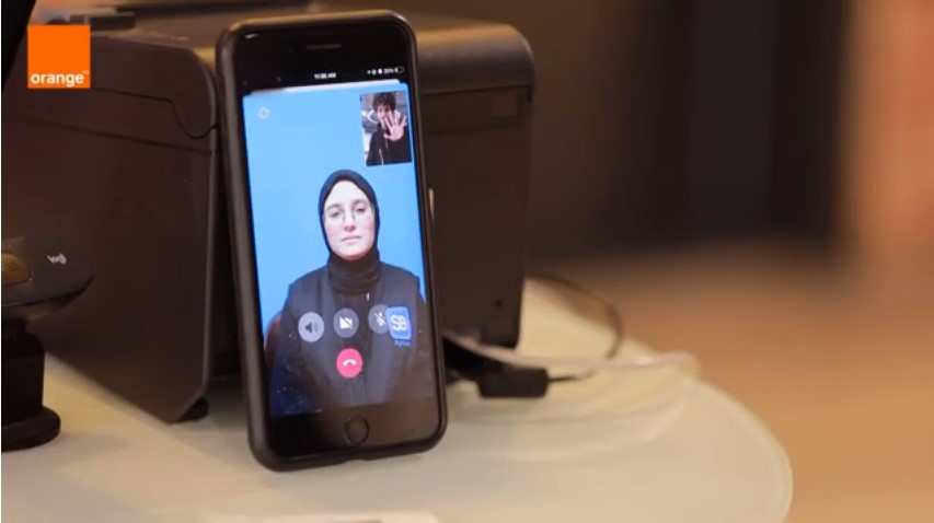 تحديث تطبيق SignBook للغة الإشارة في