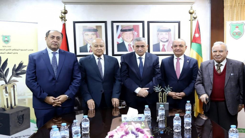 الجامعة الأردنية تطلق كتابا توثيقية حول