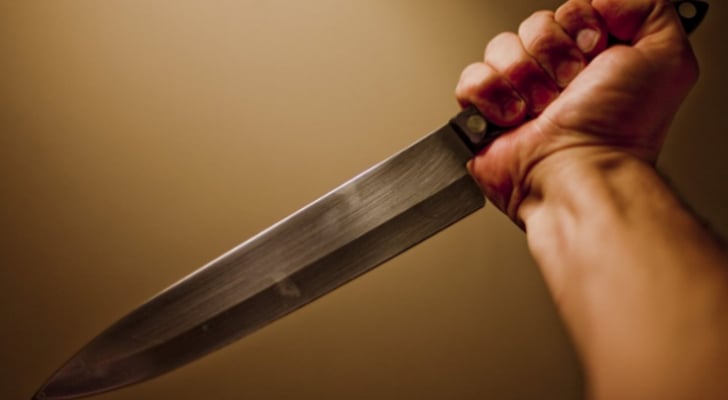 شاب ينحر عامل نظافة في الزرقاء