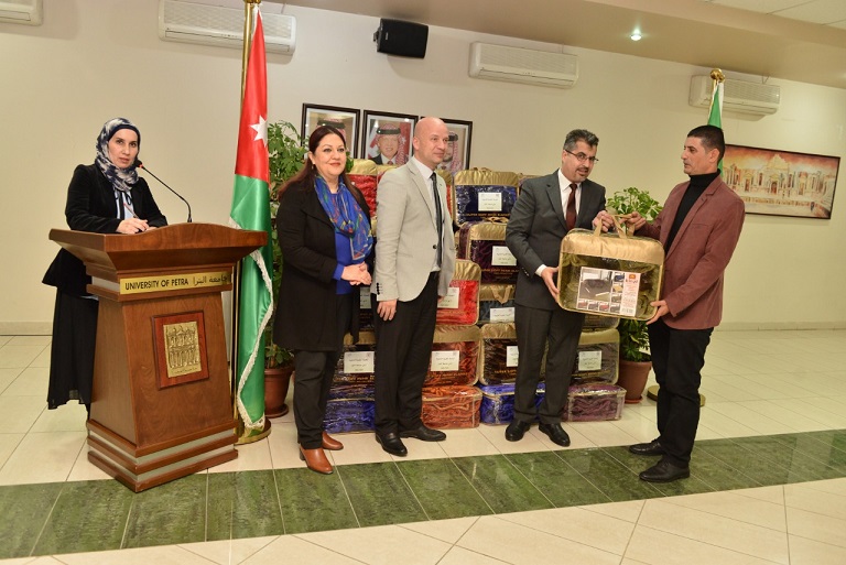 نادي جامعة البترا يطلق الحملة الشتوية