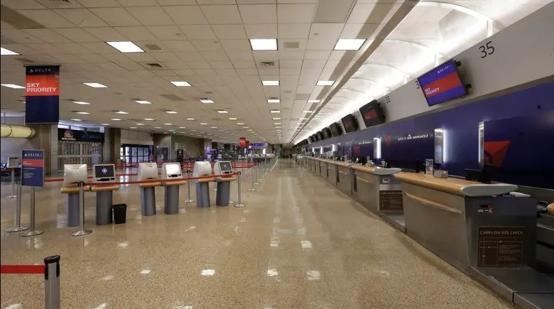 إلغاء رحلات الطيران يتواصل بأميركا بسبب