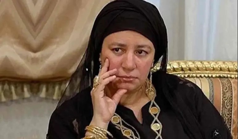 ما السر وراء اختفاء عبلة كامل؟