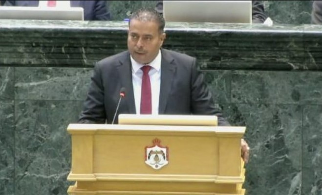 الفايز يطالب بالإفراج عن موقوفي الاحتجاجات