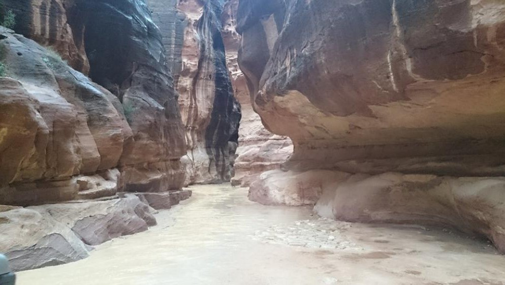 إخلاء البتراء من السياح نتيجة الاحوال