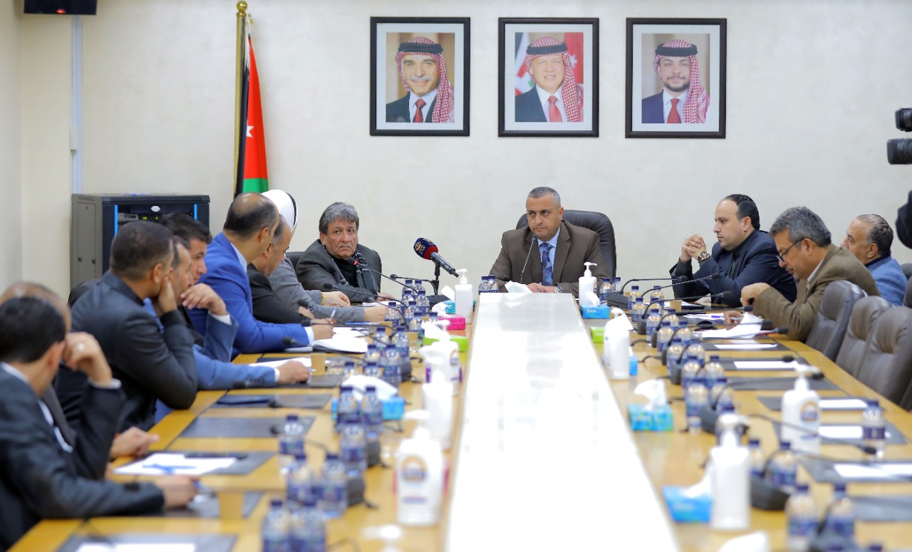 عزايزة: التعليم الإضافي قيد الدراسة في