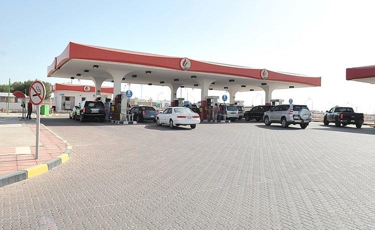 انخفاض أسعار المحروقات في الإمارات