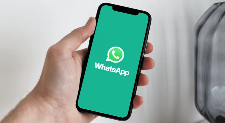 واتساب يودع عشرات الهواتف السبت