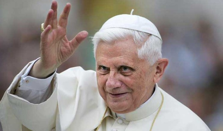 الفاتيكان يعلن وفاة البابا بنديكتوس السادس