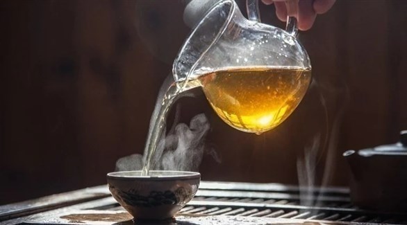 مقارنة بين تأثير القهوة والشاي الأخضر