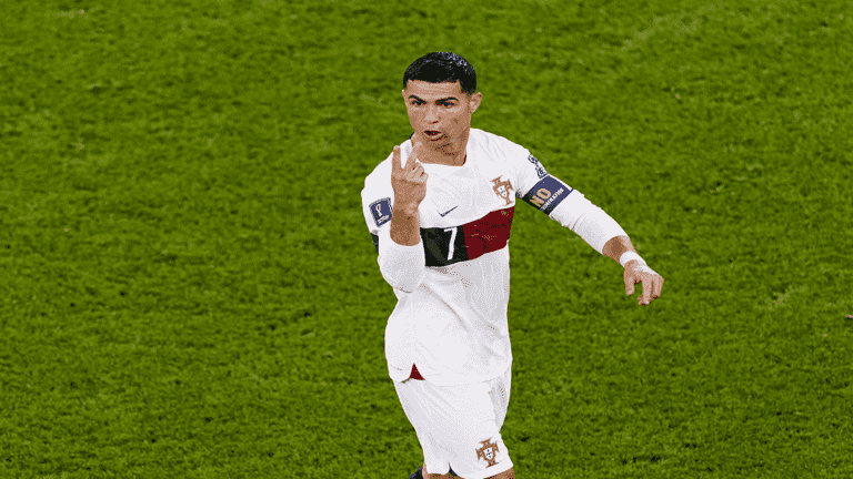 لاعب كرة قدم واحد أغنى من