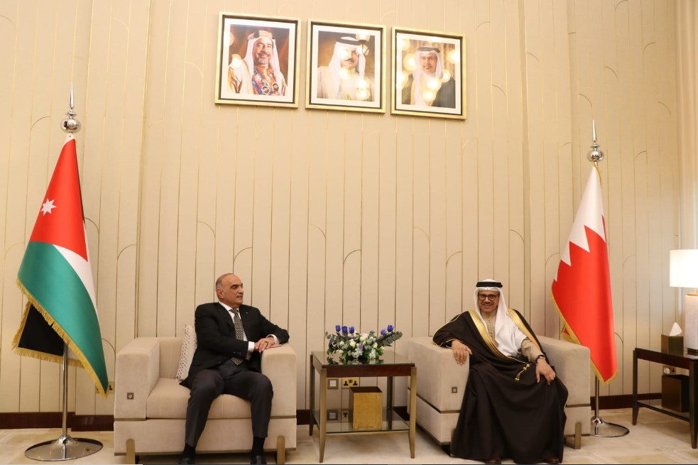 الخصاونة يصل المنامة