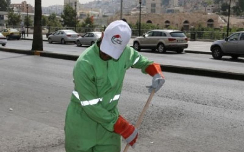 “العمل” توضّح آلية “أردنة” مهنة عمّال