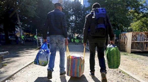 العرب منقسمون على فصل الدين عن