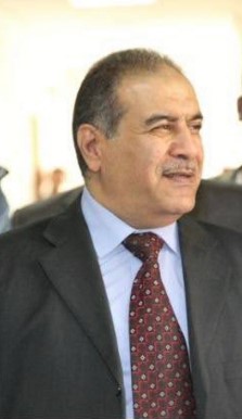 العمرو يحيل نفسه إلى التقاعد