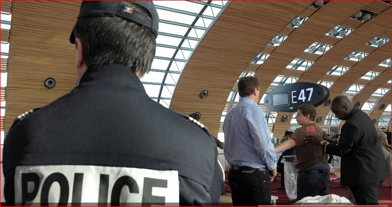 القبض على لاعب كرة قدم بحوزته