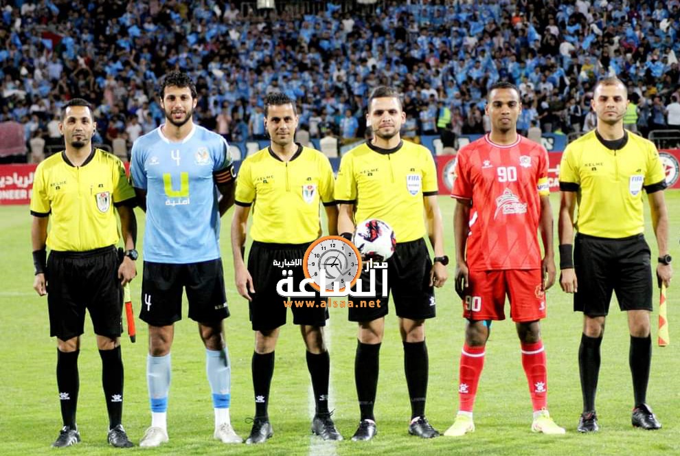 ممثلين من إدارة النادي الفيصلي في