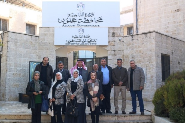 محافظ عجلون يلتقي وفدا من لجنة