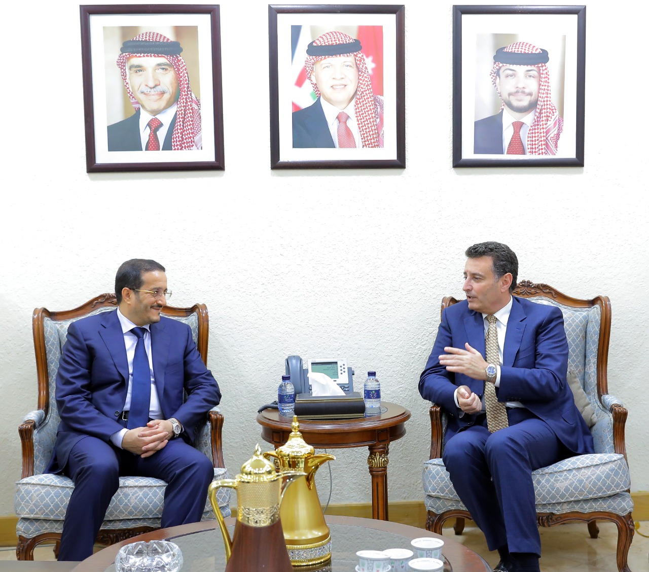 الصفدي يلتقي نائب رئيس مجلس القيادة