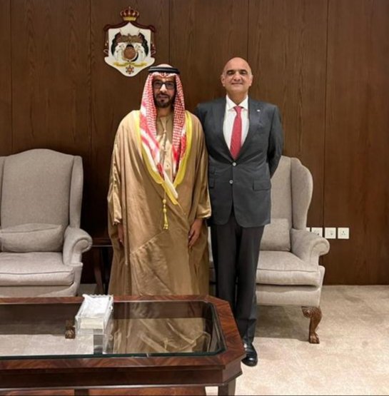 رئيس الوزراء يبحث مع السفير الإماراتي