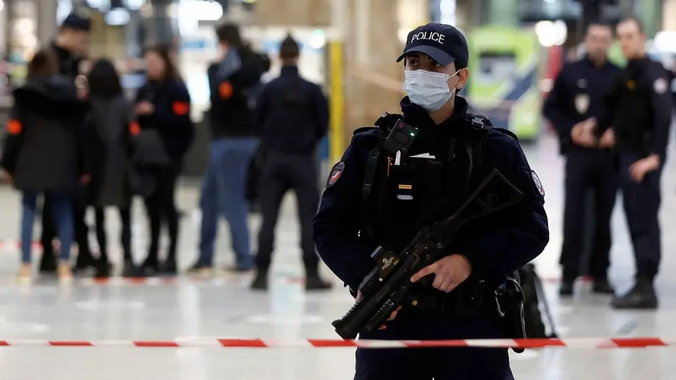 مرتكب اعتداء باريس.. ليبي وصل إلى