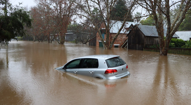 كاليفورنيا تستعد لـفيضانات كارثية