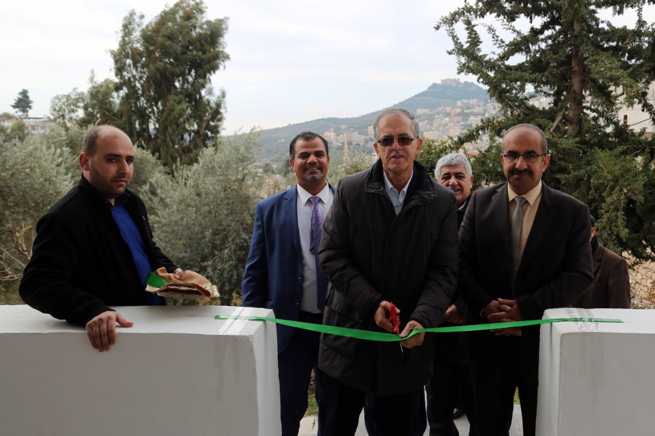 من المهندسين.. تسليم مفاتيح ثلاثة منازل