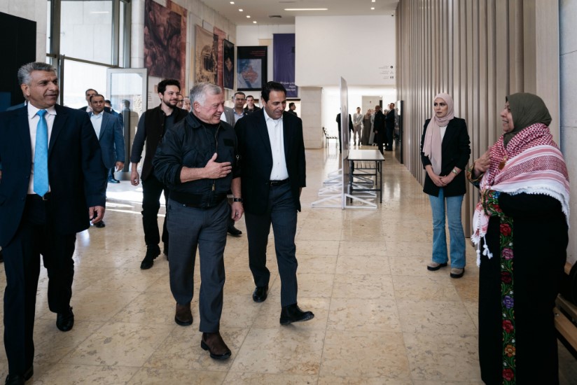 الملك وولي العهد يزوران متحف البترا