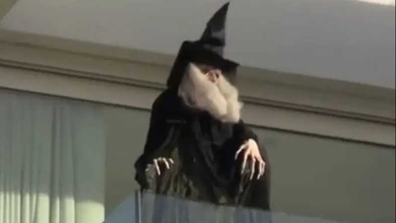 شاكيرا تهاجم والدة بيكيه بـساحرة شمطاء..