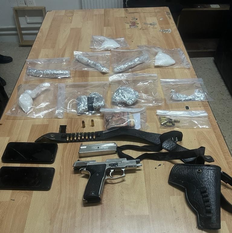 القبض على تاجر للمخدرات بعد اشتباك