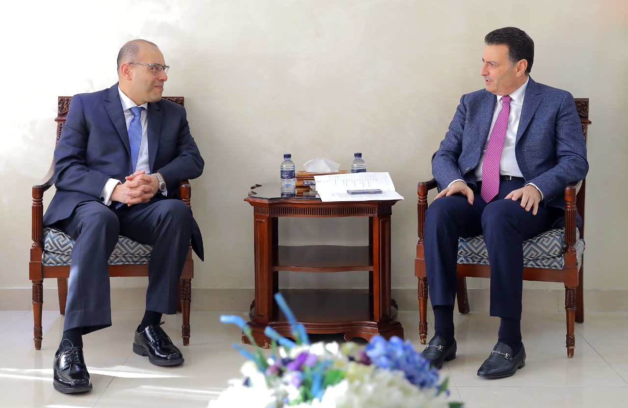 الصفدي يلتقي السفير المصري وهذا ما