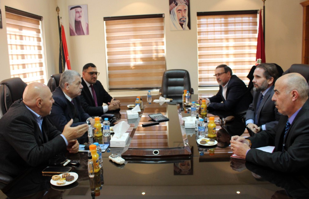 الهاشمية للمصابين العسكريين تبحث ومستشفى الاستقلال