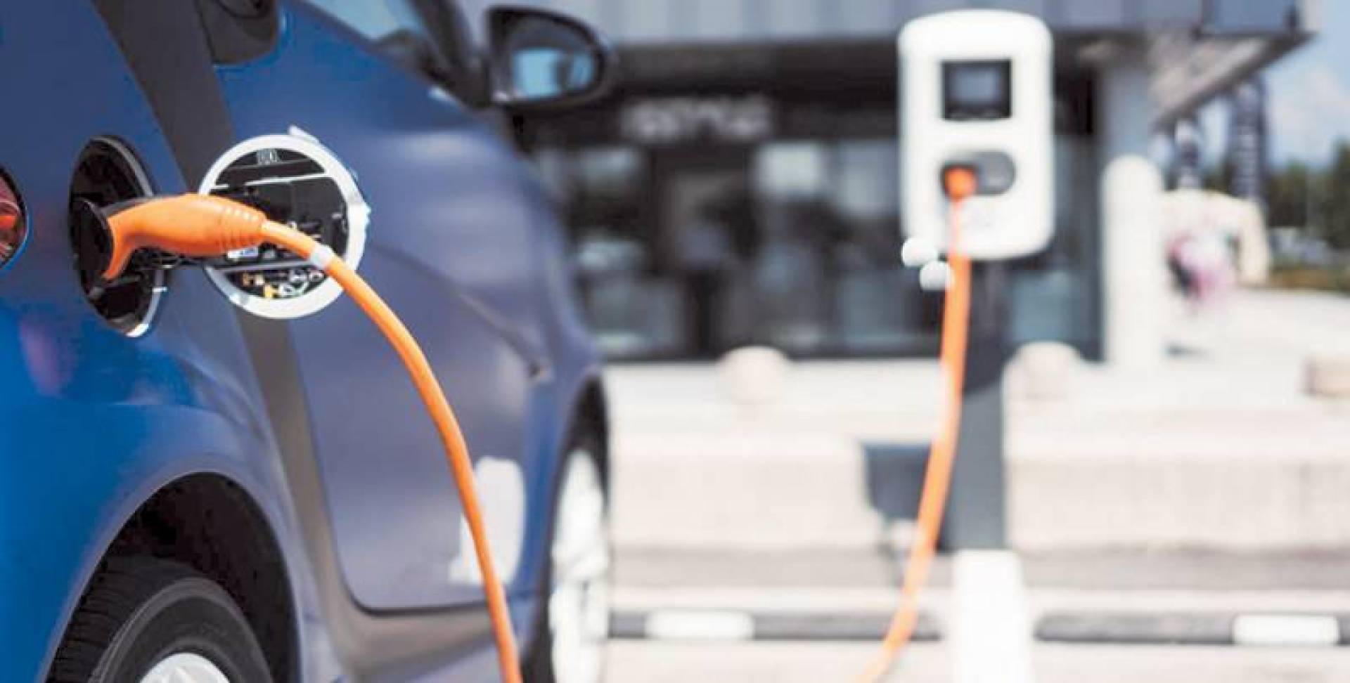 ابتكار في بطاريات السيارات الكهربائية ينعش