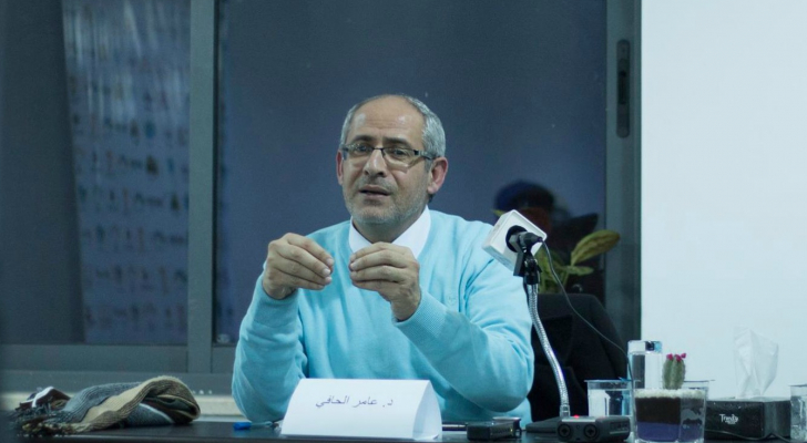 أستاذ أديان: الرد على حرق نسخة