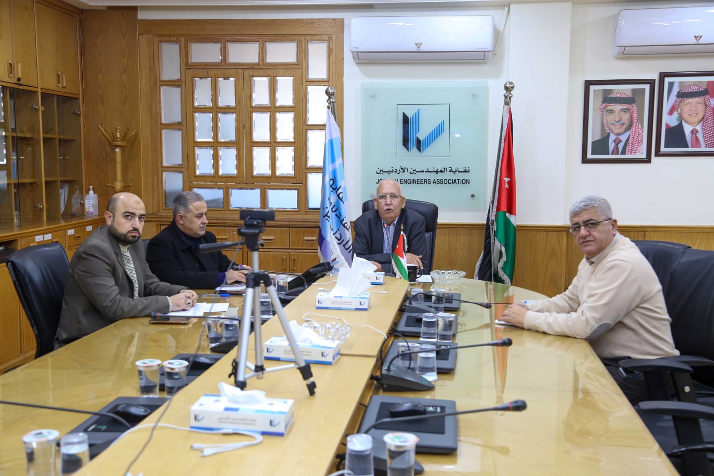 سمارة يلتقي بنقيب واعضاء مجلس نقابة