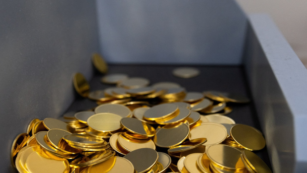 تراجع الذهب وسط توقعات بتمسك المركزي