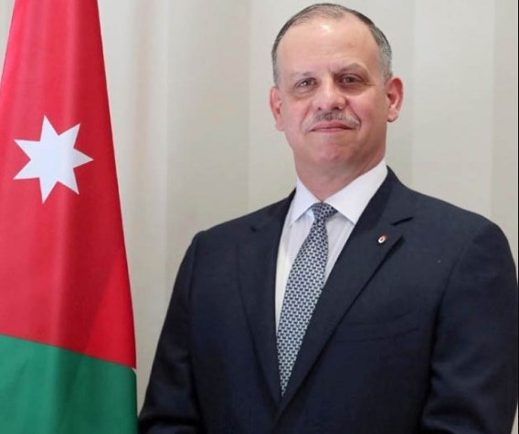 الأمير فيصل يؤدي اليمين الدستورية نائبا