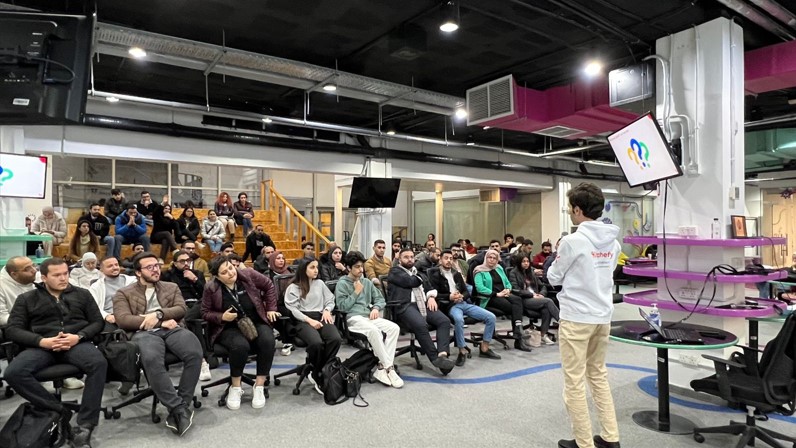 منصة زين تناقش أحدث تطبيقات الذكاء