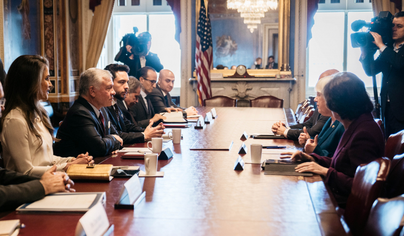 الملك يواصل لقاءاته في الكونغرس