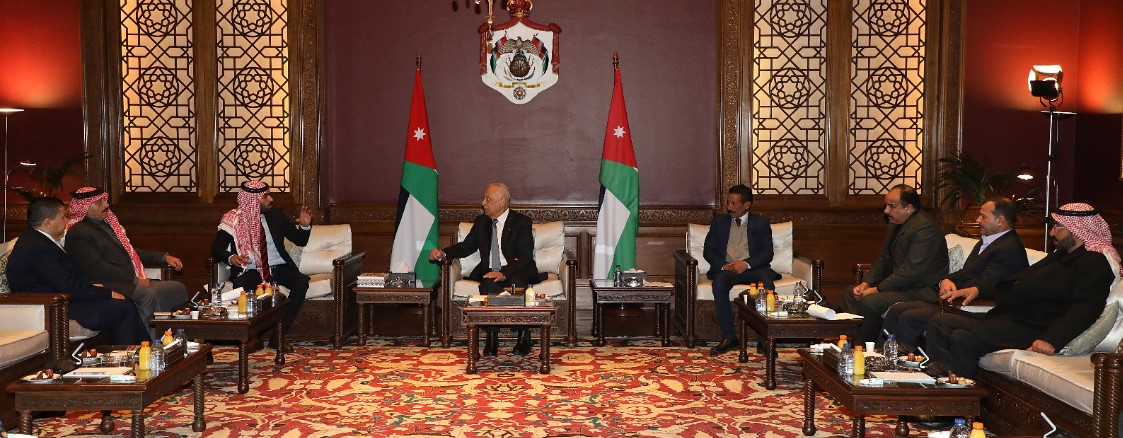 العيسوي يلتقي اهالي ووجهاء قضاء الموجب