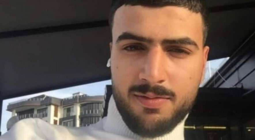 قضى تحت الانقاض 19 ساعة.. والد