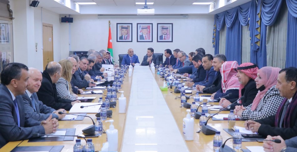 تفاصيل الاجتماع المغلق بين الحكومة والنواب