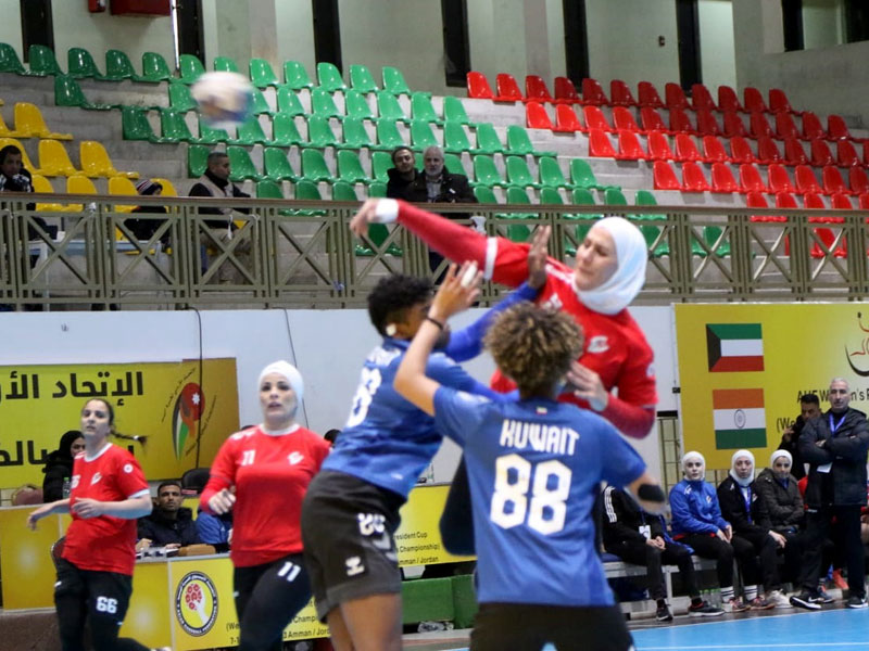 نشميات اليد يتفوقن على الكويتيات في