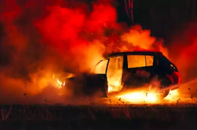 تم الضبط بعد اضرامه النار في