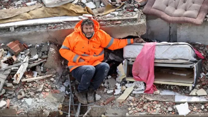 ألم لا يطاق.. ملتقط صورة الأب