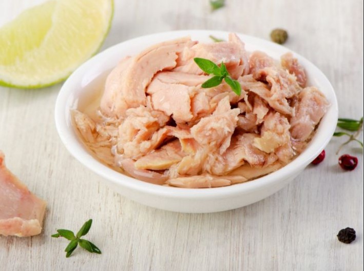 الغذاء والدواء: منتجات التونة المعلبة في