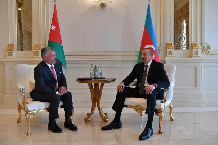 30 عاما من العلاقات الدبلوماسية بين